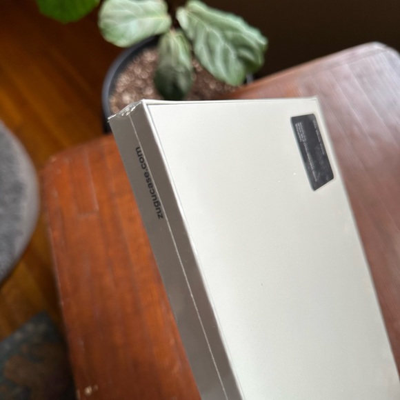 ZUGU Stealth Muse Case for iPad 10.2 (7th, 8th, 9th Gen) Black. Unopened in Box. - Picture 6 of 9